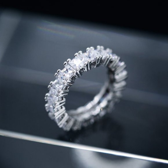 *NEW*Eternity 18K White Gold Square Diamond Ring - Picture 8 of 8